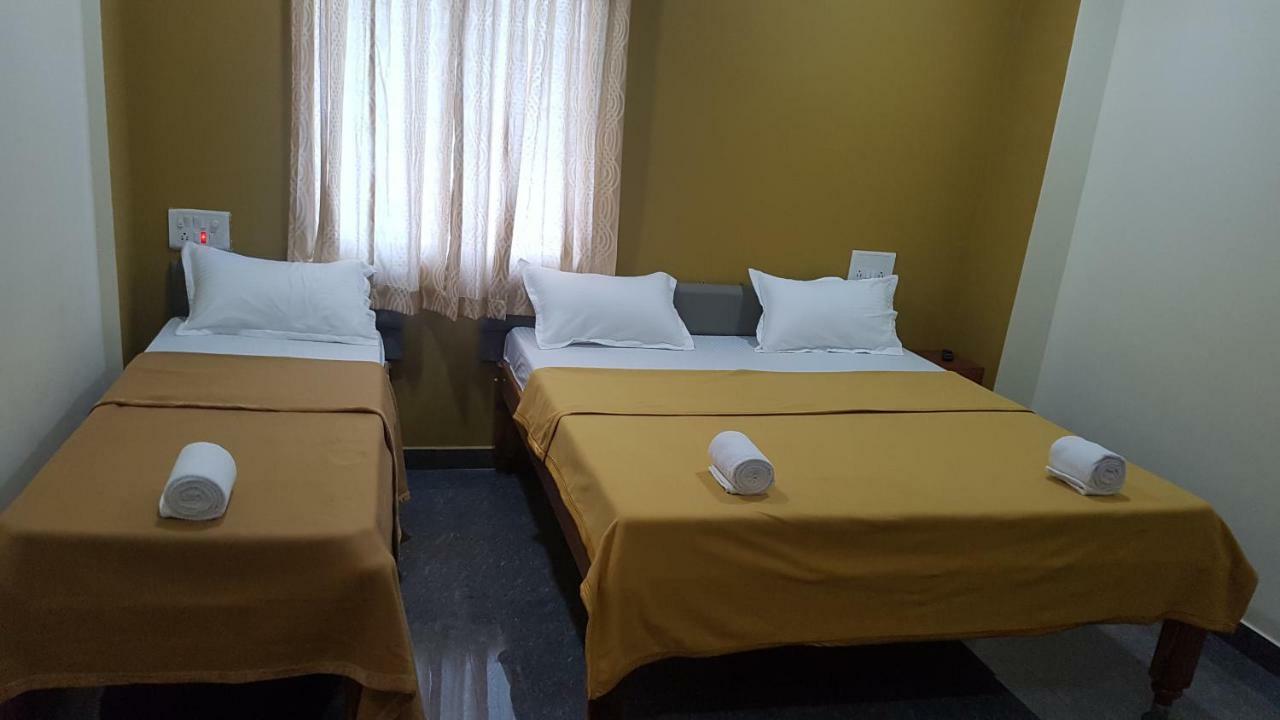 Blue Crystal Lodge Shimoga Exterior foto