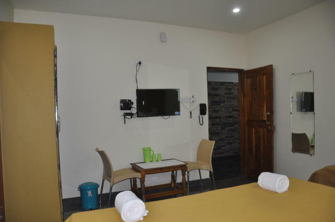 Blue Crystal Lodge Shimoga Exterior foto
